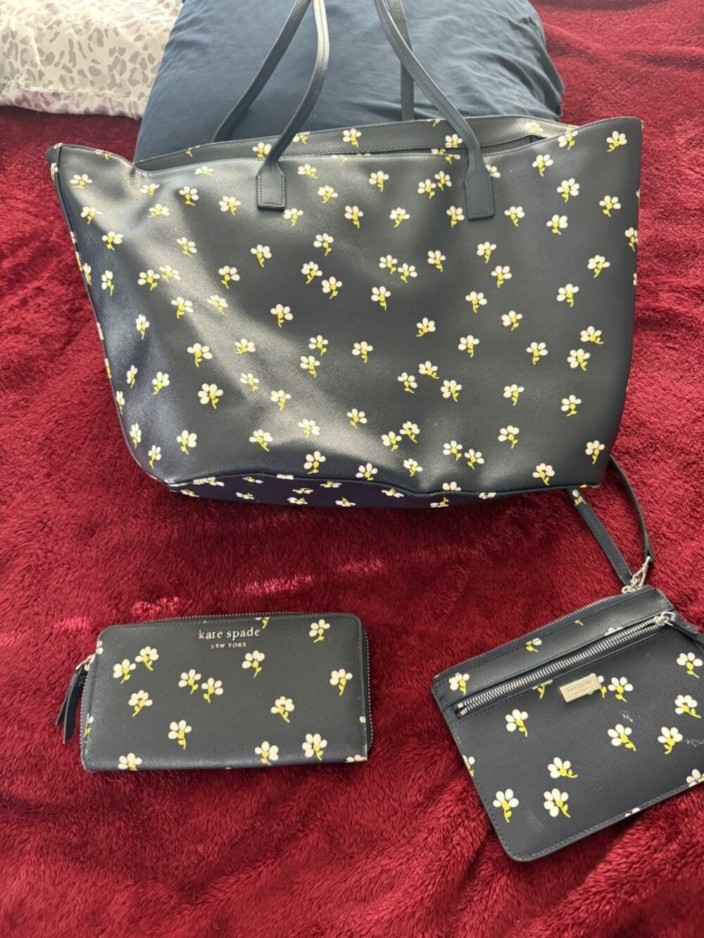 Kate Spade Daisy Toss 3-Piece Set: Big Tote, Continental Wallet & Clutch